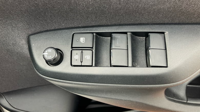 Toyota Yaris 1.5 Hybrid Design 5dr CVT Hybrid Hatchback